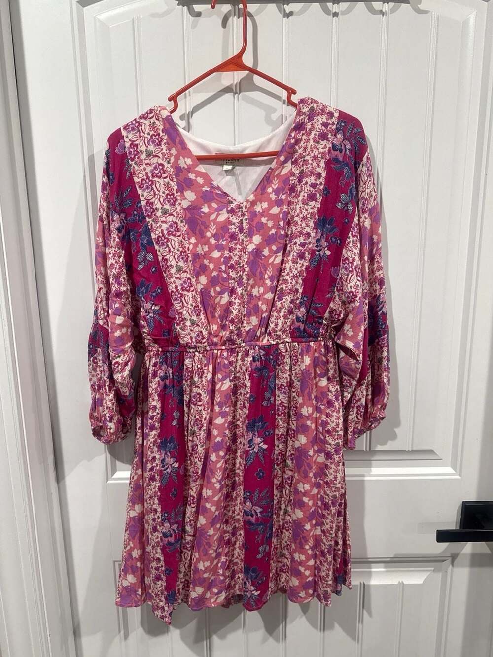 Floral V-Neck Long Sleeve Dress in Pink and Purple
